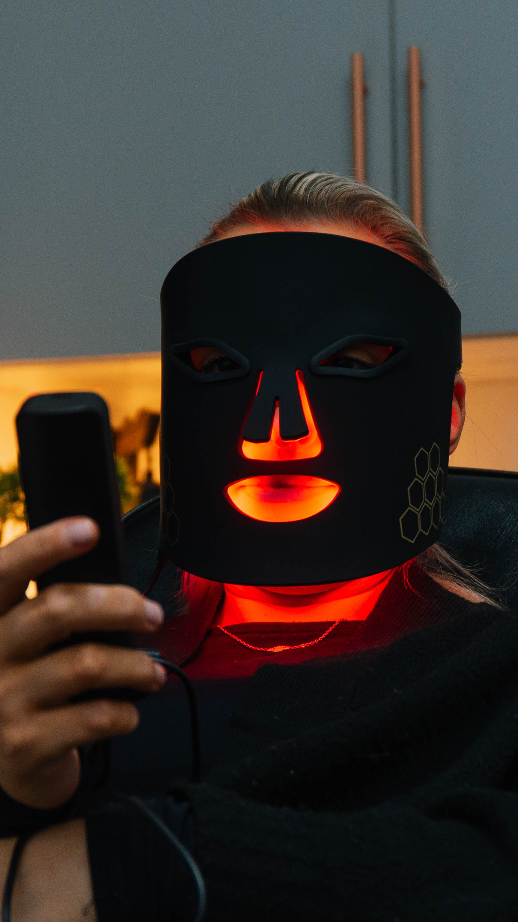 REVIVEO RED LIGHT FACE MASK